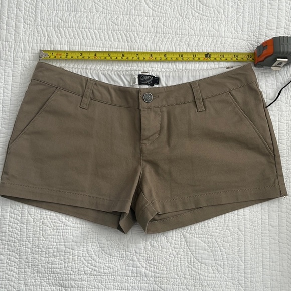 Volcom short-shorts - Picture 1 of 4